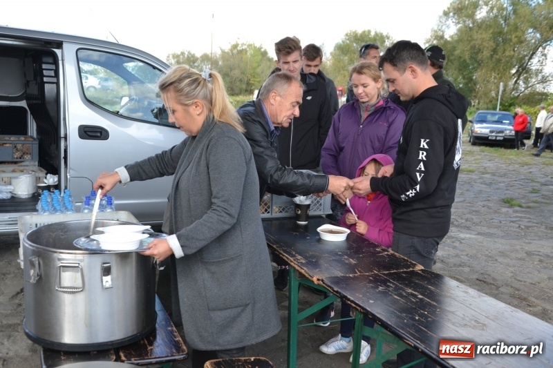 Zdjęcie w galerii na portalu naszraciborz.pl: Jesienny zlot oldtimerów na zakończenie sezonu motorowego wiadomości z regionu