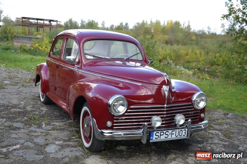 Zdjęcie w galerii na portalu naszraciborz.pl: Jesienny zlot oldtimerów na zakończenie sezonu motorowego wiadomości z regionu