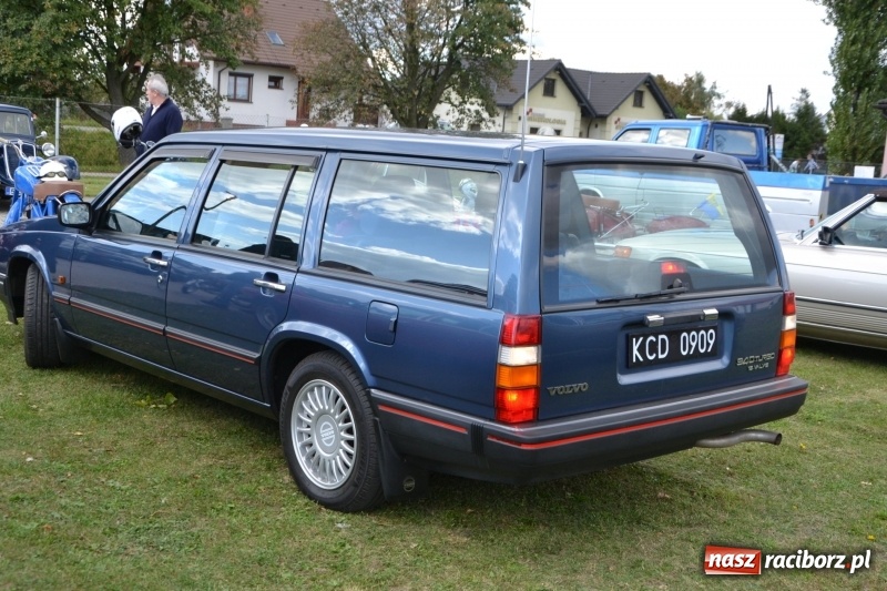 Zdjęcie w galerii na portalu naszraciborz.pl: Jesienny zlot oldtimerów na zakończenie sezonu motorowego wiadomości z regionu