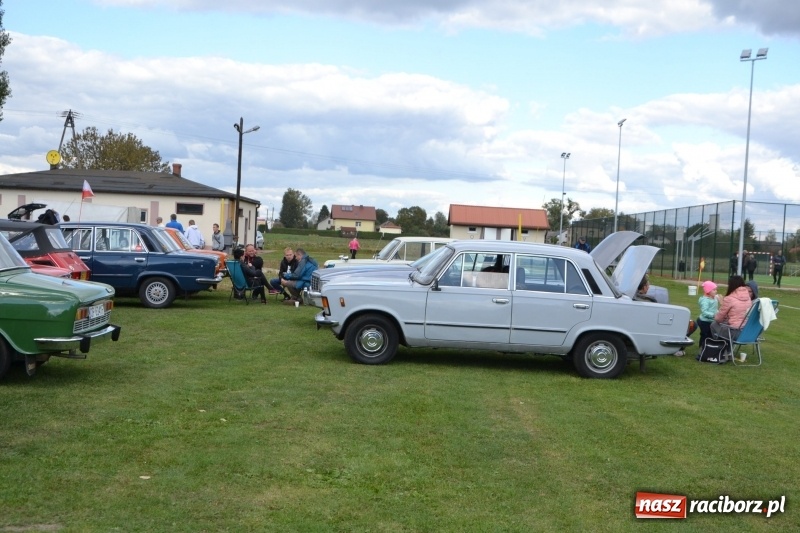 Zdjęcie w galerii na portalu naszraciborz.pl: Jesienny zlot oldtimerów na zakończenie sezonu motorowego wiadomości z regionu
