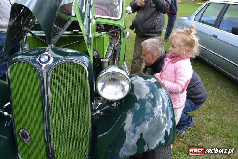 Zdjęcie w galerii na portalu naszraciborz.pl: Jesienny zlot oldtimerów na zakończenie sezonu motorowego wiadomości z regionu