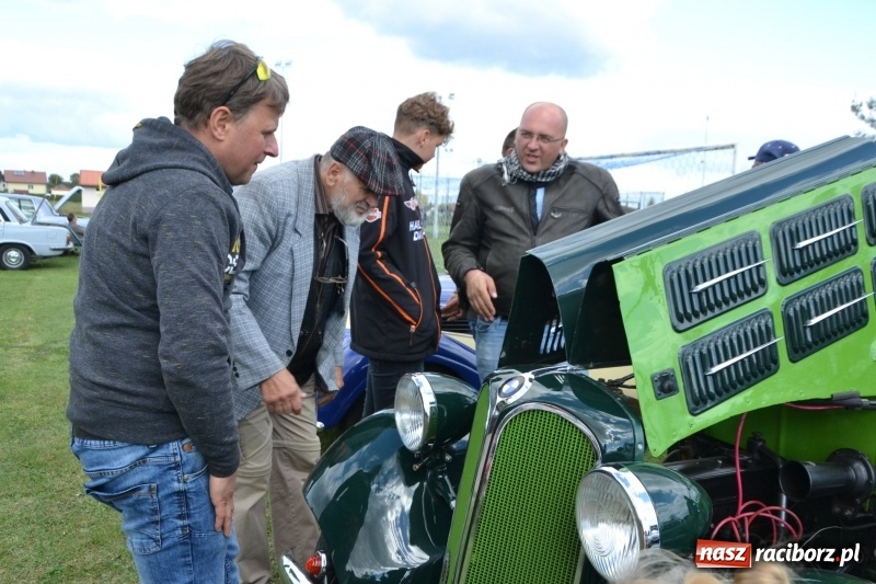 Zdjęcie w galerii na portalu naszraciborz.pl: Jesienny zlot oldtimerów na zakończenie sezonu motorowego wiadomości z regionu