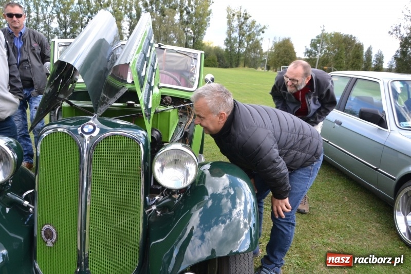 Zdjęcie w galerii na portalu naszraciborz.pl: Jesienny zlot oldtimerów na zakończenie sezonu motorowego wiadomości z regionu