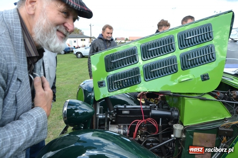 Zdjęcie w galerii na portalu naszraciborz.pl: Jesienny zlot oldtimerów na zakończenie sezonu motorowego wiadomości z regionu