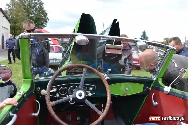 Zdjęcie w galerii na portalu naszraciborz.pl: Jesienny zlot oldtimerów na zakończenie sezonu motorowego wiadomości z regionu