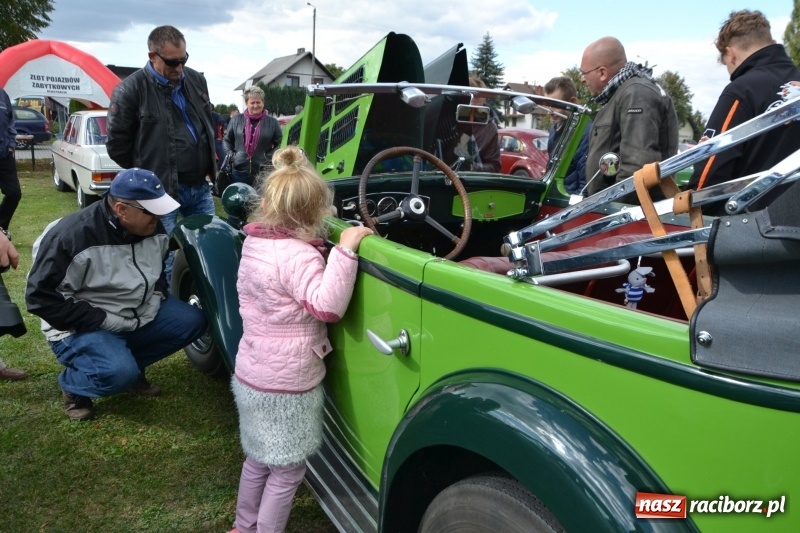 Zdjęcie w galerii na portalu naszraciborz.pl: Jesienny zlot oldtimerów na zakończenie sezonu motorowego wiadomości z regionu