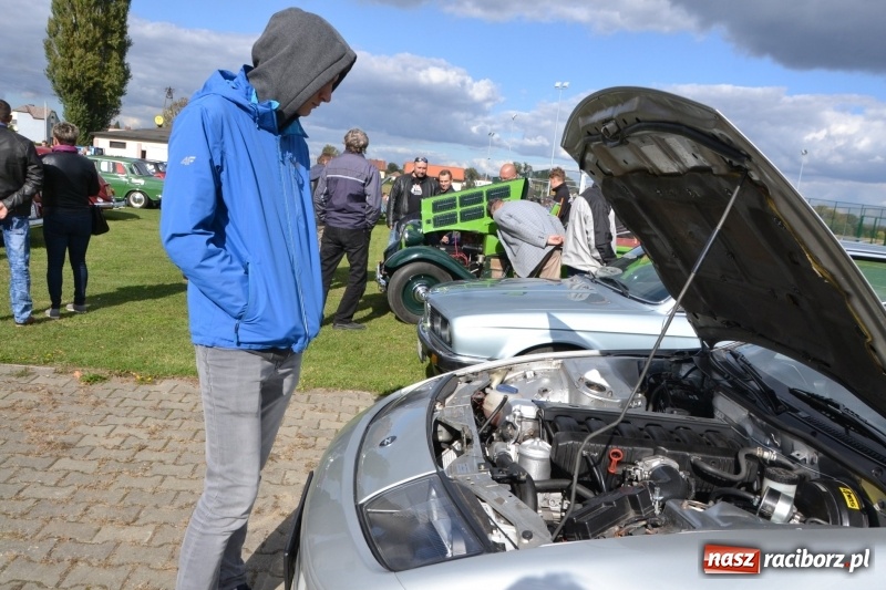 Zdjęcie w galerii na portalu naszraciborz.pl: Jesienny zlot oldtimerów na zakończenie sezonu motorowego wiadomości z regionu