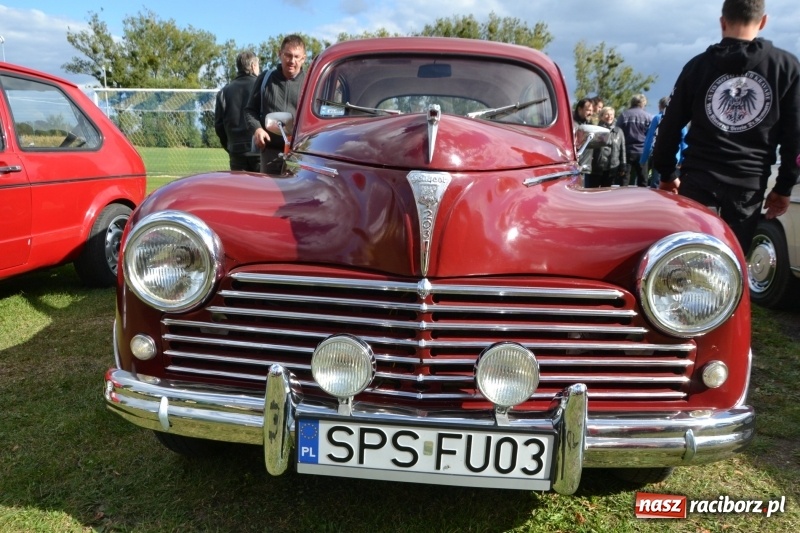 Zdjęcie w galerii na portalu naszraciborz.pl: Jesienny zlot oldtimerów na zakończenie sezonu motorowego wiadomości z regionu
