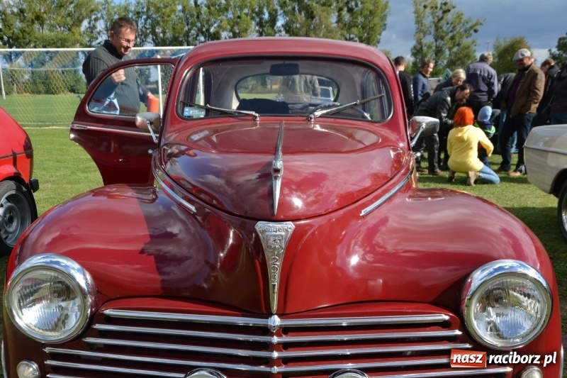 Zdjęcie w galerii na portalu naszraciborz.pl: Jesienny zlot oldtimerów na zakończenie sezonu motorowego wiadomości z regionu