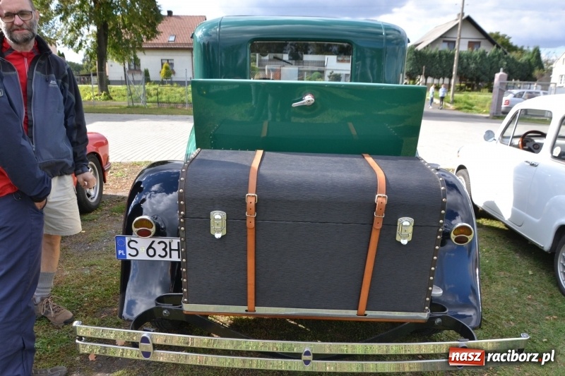Zdjęcie w galerii na portalu naszraciborz.pl: Jesienny zlot oldtimerów na zakończenie sezonu motorowego wiadomości z regionu