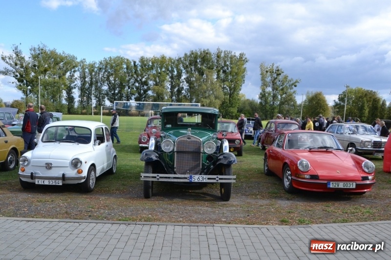 Zdjęcie w galerii na portalu naszraciborz.pl: Jesienny zlot oldtimerów na zakończenie sezonu motorowego wiadomości z regionu