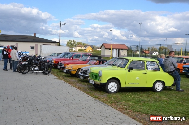 Zdjęcie w galerii na portalu naszraciborz.pl: Jesienny zlot oldtimerów na zakończenie sezonu motorowego wiadomości z regionu
