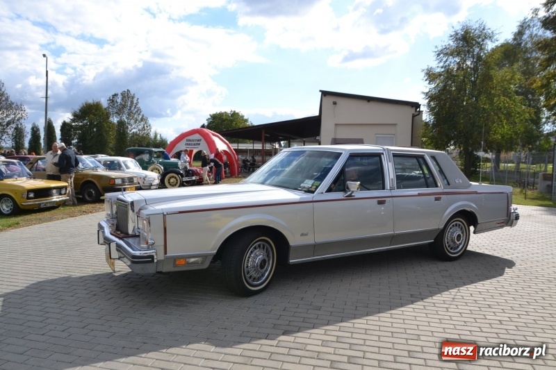 Zdjęcie w galerii na portalu naszraciborz.pl: Jesienny zlot oldtimerów na zakończenie sezonu motorowego wiadomości z regionu