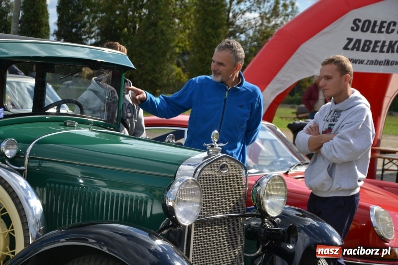 Zdjęcie w galerii na portalu naszraciborz.pl: Jesienny zlot oldtimerów na zakończenie sezonu motorowego wiadomości z regionu
