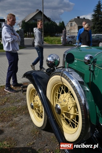 Zdjęcie w galerii na portalu naszraciborz.pl: Jesienny zlot oldtimerów na zakończenie sezonu motorowego wiadomości z regionu