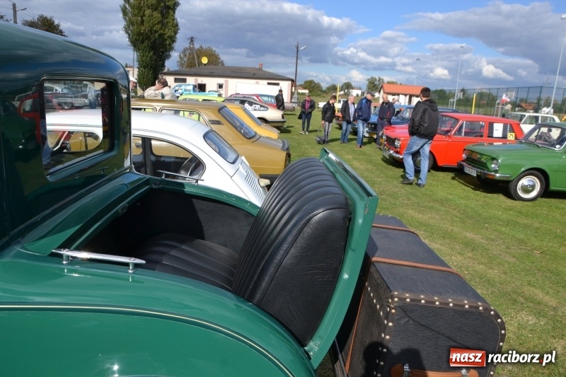 Zdjęcie w galerii na portalu naszraciborz.pl: Jesienny zlot oldtimerów na zakończenie sezonu motorowego wiadomości z regionu