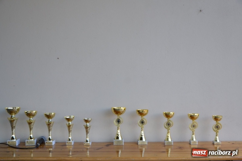 Zdjęcie w galerii na portalu naszraciborz.pl: Jesienny zlot oldtimerów na zakończenie sezonu motorowego wiadomości z regionu