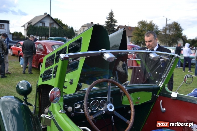 Zdjęcie w galerii na portalu naszraciborz.pl: Jesienny zlot oldtimerów na zakończenie sezonu motorowego wiadomości z regionu