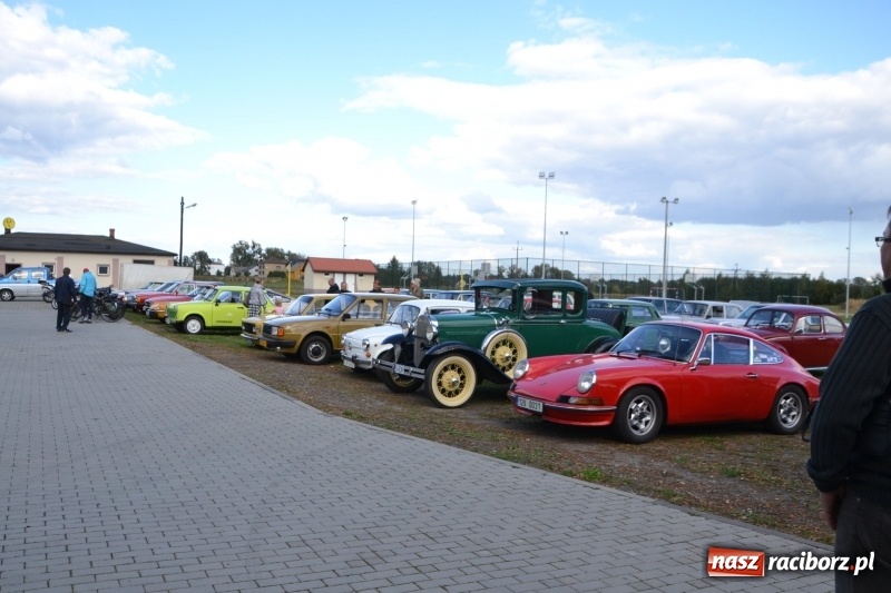 Zdjęcie w galerii na portalu naszraciborz.pl: Jesienny zlot oldtimerów na zakończenie sezonu motorowego wiadomości z regionu