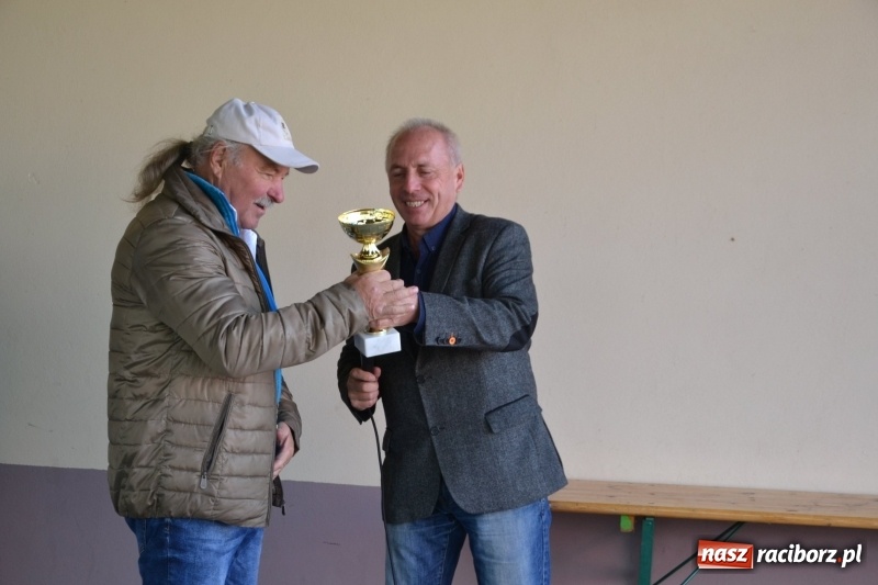 Zdjęcie w galerii na portalu naszraciborz.pl: Jesienny zlot oldtimerów na zakończenie sezonu motorowego wiadomości z regionu