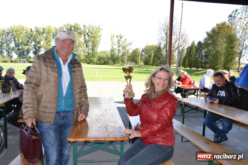 Zdjęcie w galerii na portalu naszraciborz.pl: Jesienny zlot oldtimerów na zakończenie sezonu motorowego wiadomości z regionu