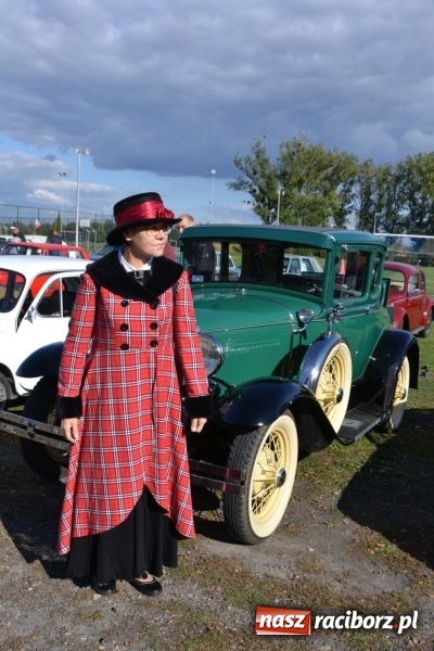 Zdjęcie w galerii na portalu naszraciborz.pl: Jesienny zlot oldtimerów na zakończenie sezonu motorowego wiadomości z regionu