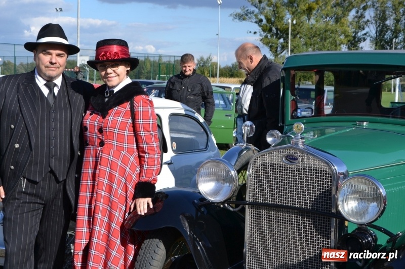 Zdjęcie w galerii na portalu naszraciborz.pl: Jesienny zlot oldtimerów na zakończenie sezonu motorowego wiadomości z regionu