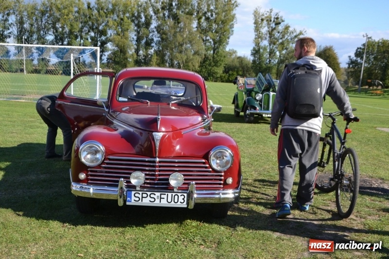 Zdjęcie w galerii na portalu naszraciborz.pl: Jesienny zlot oldtimerów na zakończenie sezonu motorowego wiadomości z regionu