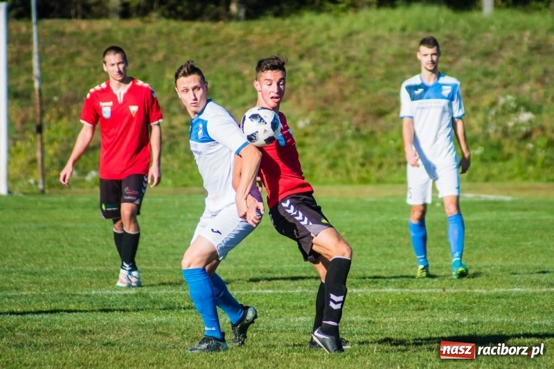 Zdjęcie w galerii na portalu naszraciborz.pl: IV liga: Starcie Unii i rezerw tyskiego GKS na remis wiadomości z regionu
