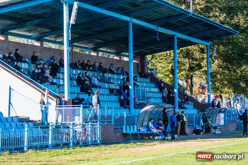 Zdjęcie w galerii na portalu naszraciborz.pl: IV liga: Starcie Unii i rezerw tyskiego GKS na remis wiadomości z regionu