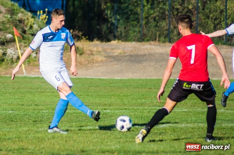 Zdjęcie w galerii na portalu naszraciborz.pl: IV liga: Starcie Unii i rezerw tyskiego GKS na remis wiadomości z regionu