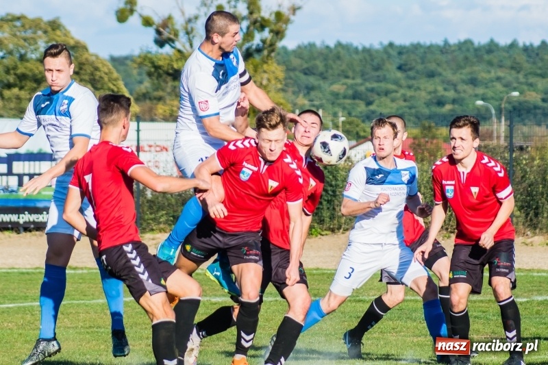 Zdjęcie w galerii na portalu naszraciborz.pl: IV liga: Starcie Unii i rezerw tyskiego GKS na remis wiadomości z regionu