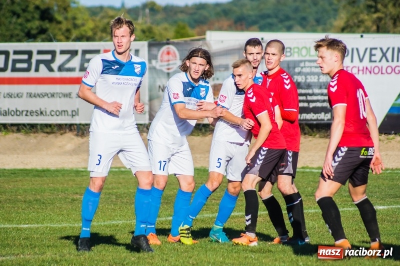 Zdjęcie w galerii na portalu naszraciborz.pl: IV liga: Starcie Unii i rezerw tyskiego GKS na remis wiadomości z regionu
