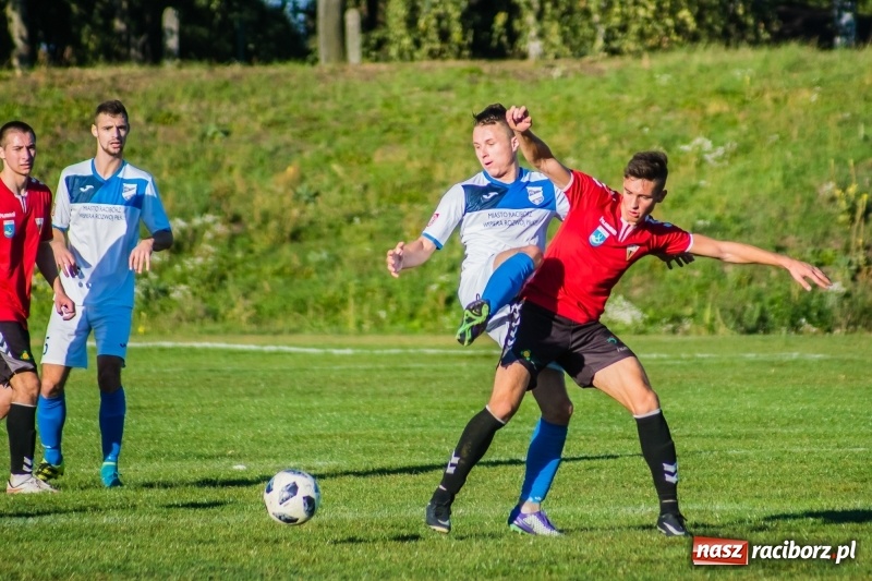 Zdjęcie w galerii na portalu naszraciborz.pl: IV liga: Starcie Unii i rezerw tyskiego GKS na remis wiadomości z regionu