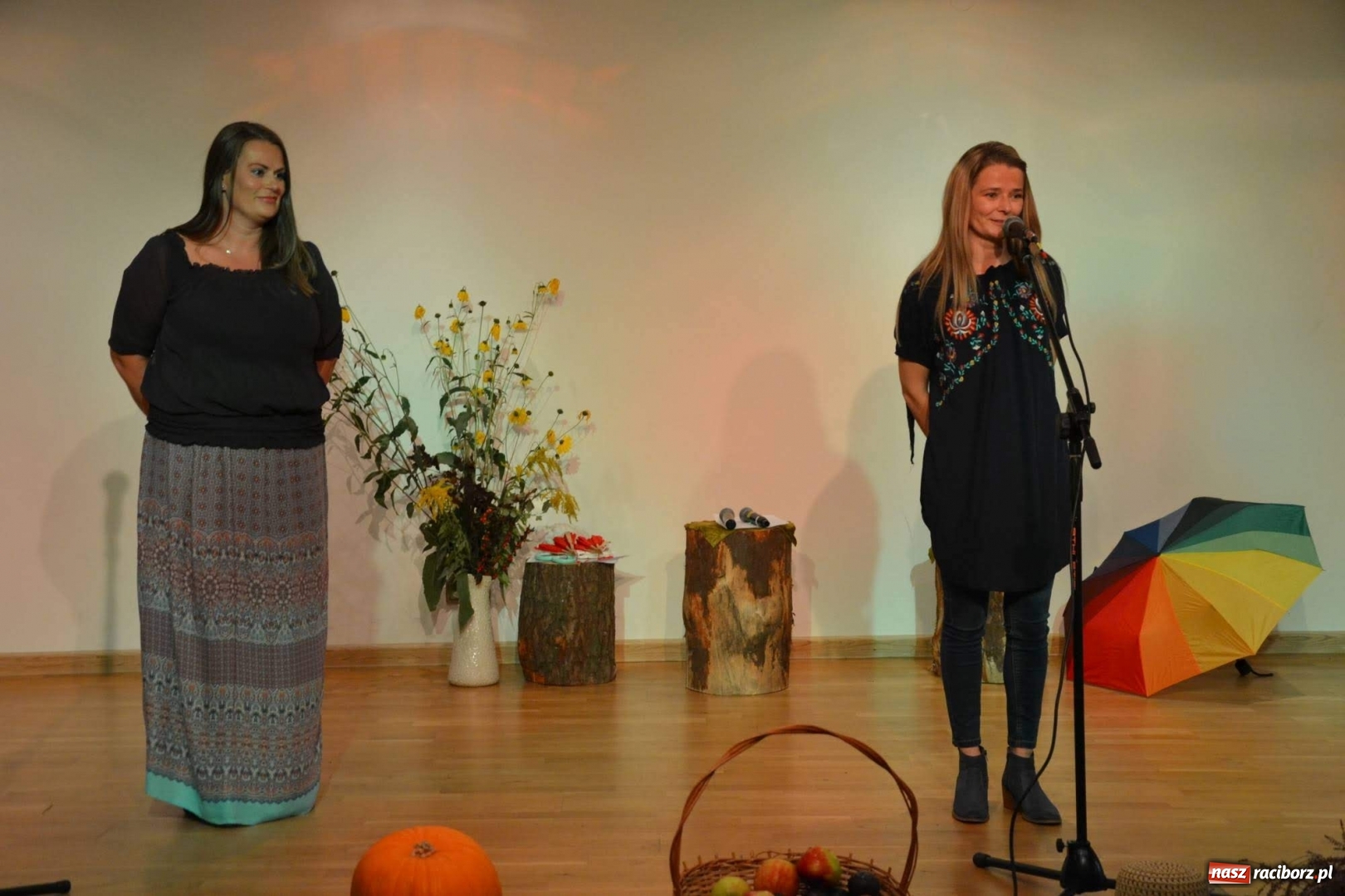 Zdjęcie w galerii na portalu naszraciborz.pl: Z zamkowej sceny. Co Seniorom w duszy gra?  wiadomości z regionu