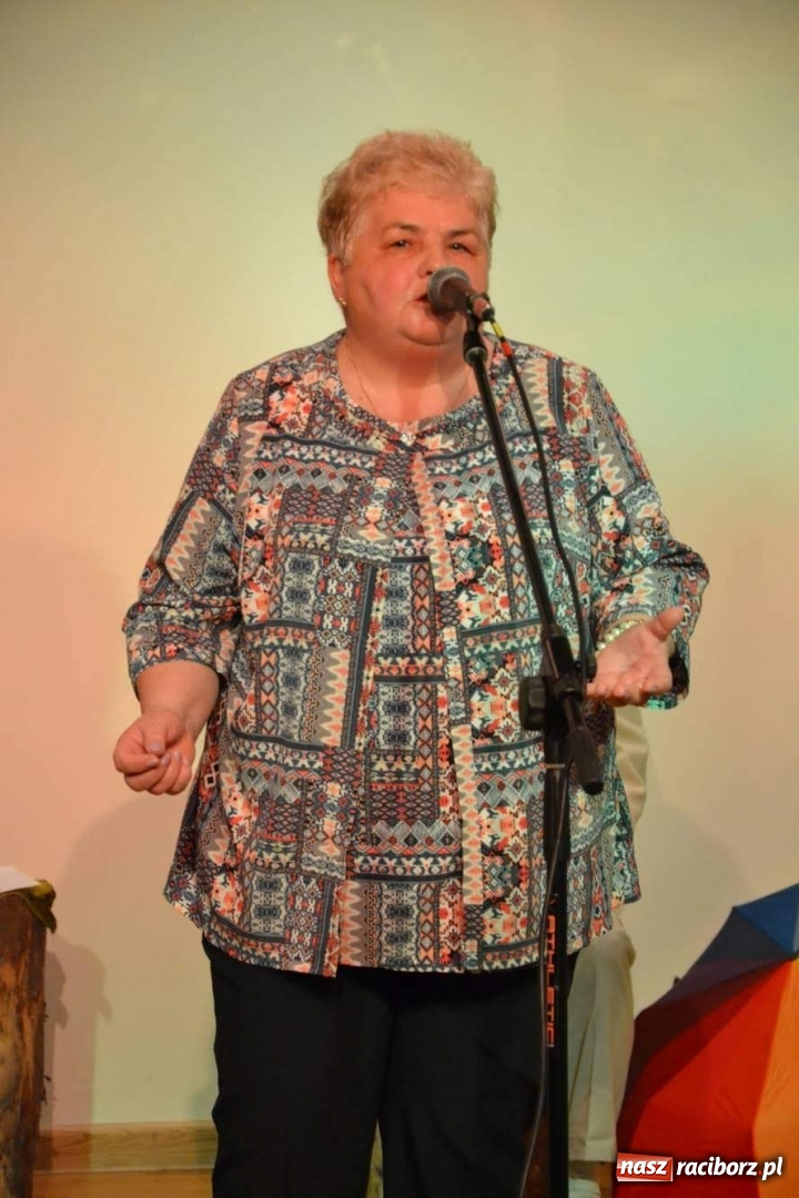 Zdjęcie w galerii na portalu naszraciborz.pl: Z zamkowej sceny. Co Seniorom w duszy gra?  wiadomości z regionu