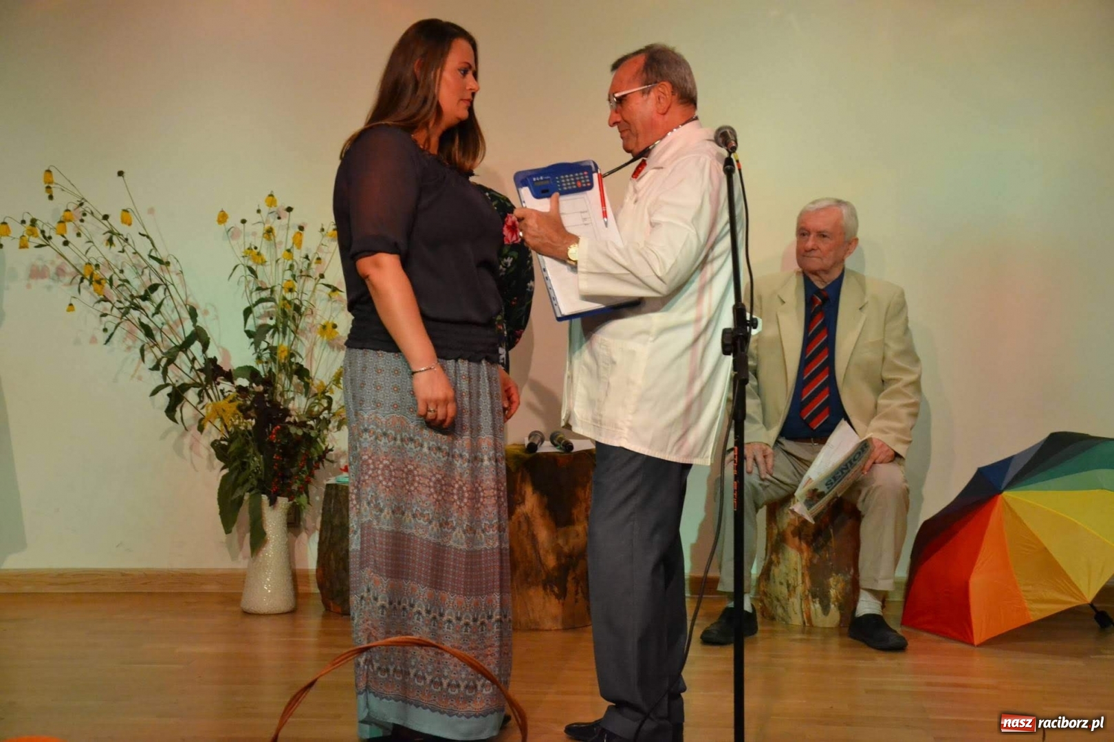 Zdjęcie w galerii na portalu naszraciborz.pl: Z zamkowej sceny. Co Seniorom w duszy gra?  wiadomości z regionu