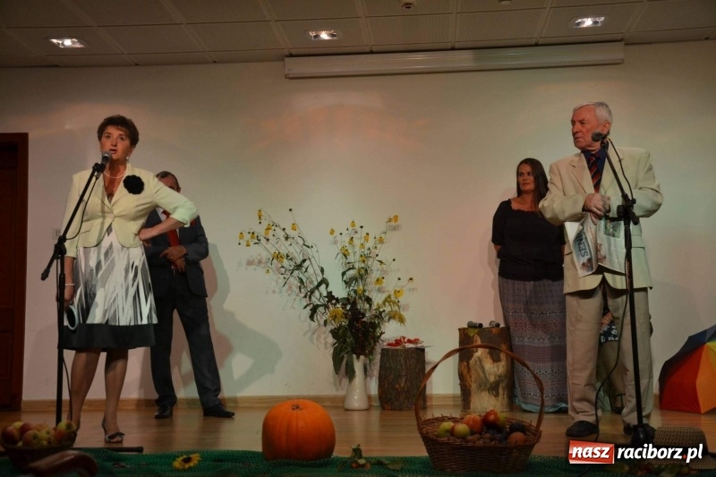 Zdjęcie w galerii na portalu naszraciborz.pl: Z zamkowej sceny. Co Seniorom w duszy gra?  wiadomości z regionu