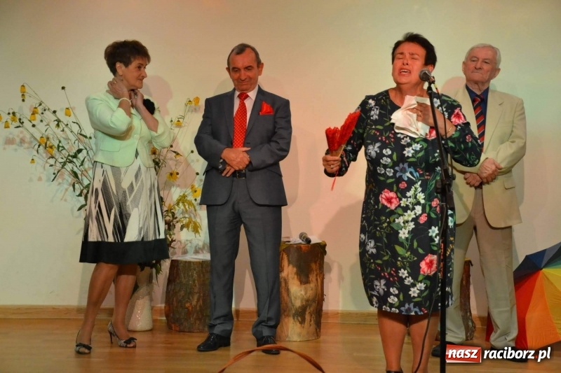 Zdjęcie w galerii na portalu naszraciborz.pl: Z zamkowej sceny. Co Seniorom w duszy gra?  wiadomości z regionu