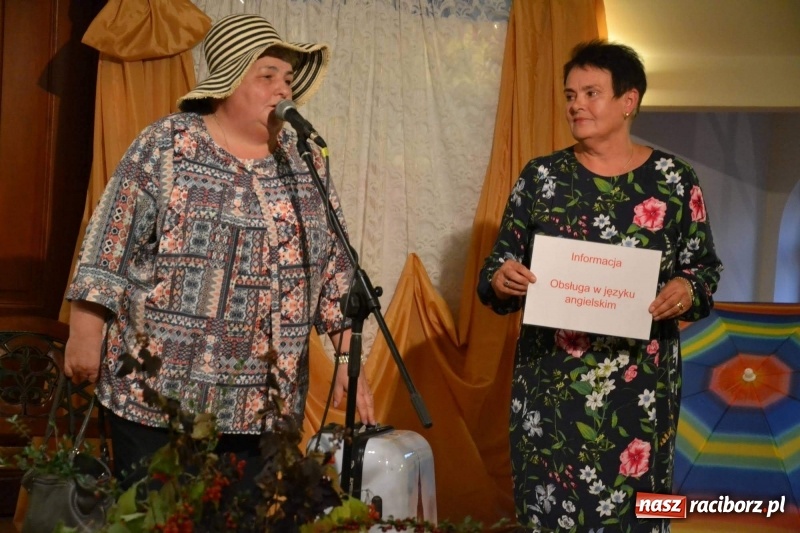 Zdjęcie w galerii na portalu naszraciborz.pl: Z zamkowej sceny. Co Seniorom w duszy gra?  wiadomości z regionu