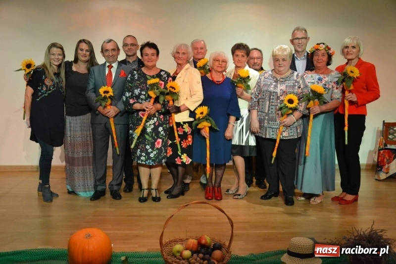 Zdjęcie w galerii na portalu naszraciborz.pl: Z zamkowej sceny. Co Seniorom w duszy gra?  wiadomości z regionu