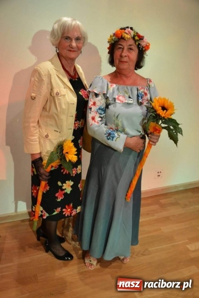 Zdjęcie w galerii na portalu naszraciborz.pl: Z zamkowej sceny. Co Seniorom w duszy gra?  wiadomości z regionu