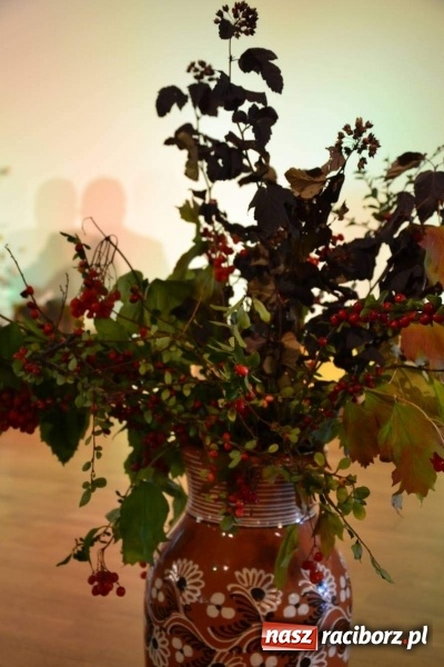 Zdjęcie w galerii na portalu naszraciborz.pl: Z zamkowej sceny. Co Seniorom w duszy gra?  wiadomości z regionu