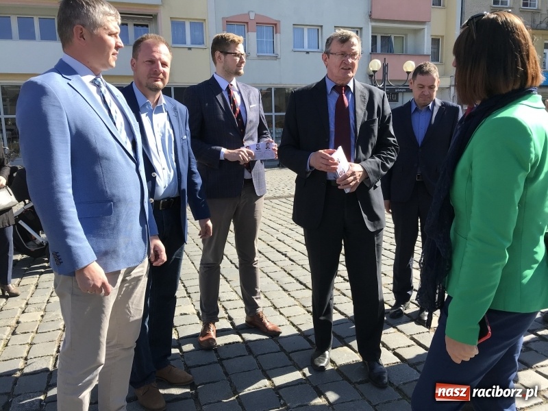 Zdjęcie w galerii na portalu naszraciborz.pl: Poseł Tadeusz Cymański poparł Michała Wosia i raciborską opozycję  wiadomości z regionu