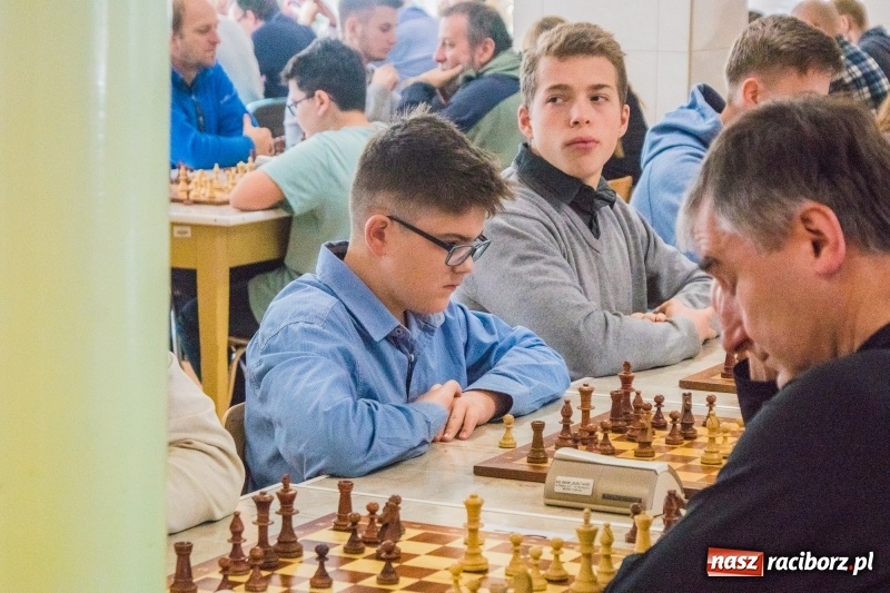 Zdjęcie w galerii na portalu naszraciborz.pl: XIV Memoriał Szachowy im. Wiesława Hanczarka w Raciborzu wiadomości z regionu