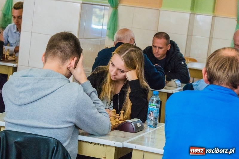 Zdjęcie w galerii na portalu naszraciborz.pl: XIV Memoriał Szachowy im. Wiesława Hanczarka w Raciborzu wiadomości z regionu