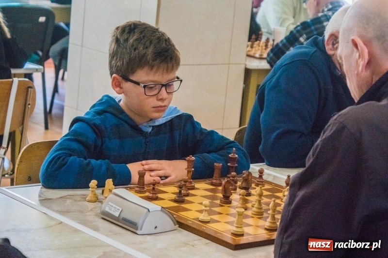 Zdjęcie w galerii na portalu naszraciborz.pl: XIV Memoriał Szachowy im. Wiesława Hanczarka w Raciborzu wiadomości z regionu