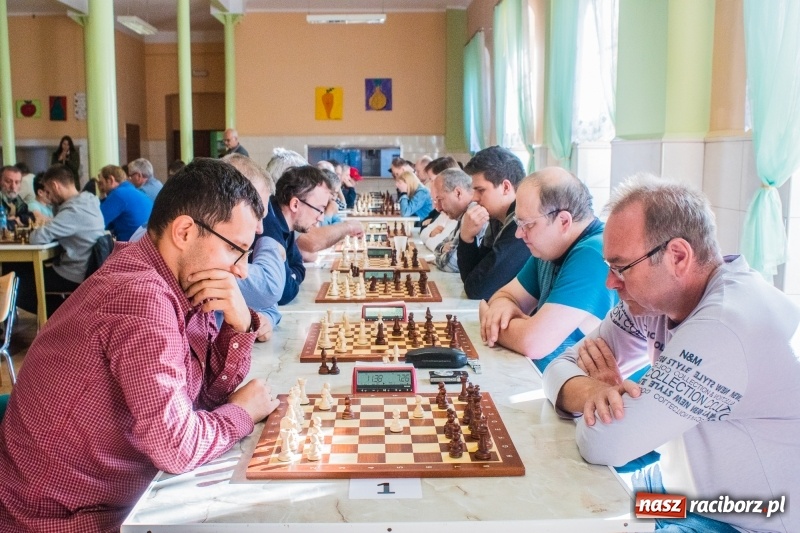 Zdjęcie w galerii na portalu naszraciborz.pl: XIV Memoriał Szachowy im. Wiesława Hanczarka w Raciborzu wiadomości z regionu