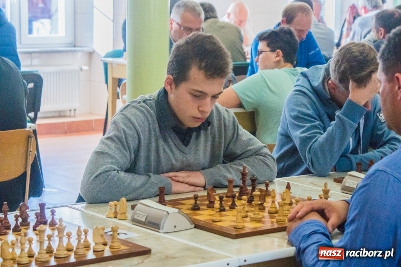 Zdjęcie w galerii na portalu naszraciborz.pl: XIV Memoriał Szachowy im. Wiesława Hanczarka w Raciborzu wiadomości z regionu