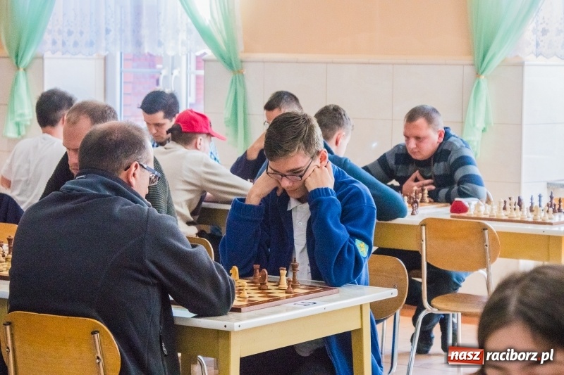 Zdjęcie w galerii na portalu naszraciborz.pl: XIV Memoriał Szachowy im. Wiesława Hanczarka w Raciborzu wiadomości z regionu